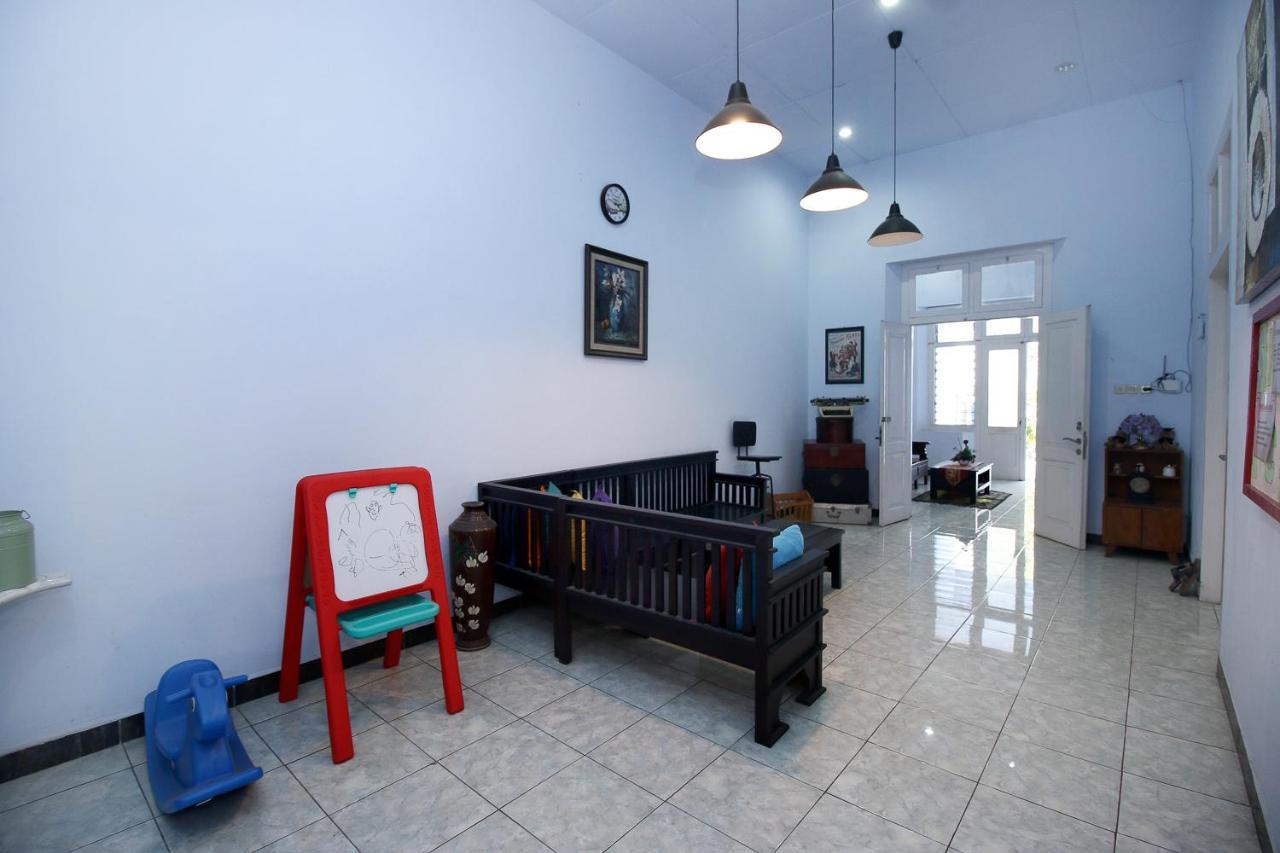 Hotel Reddoorz Near Stasiun Lawang Exterior foto