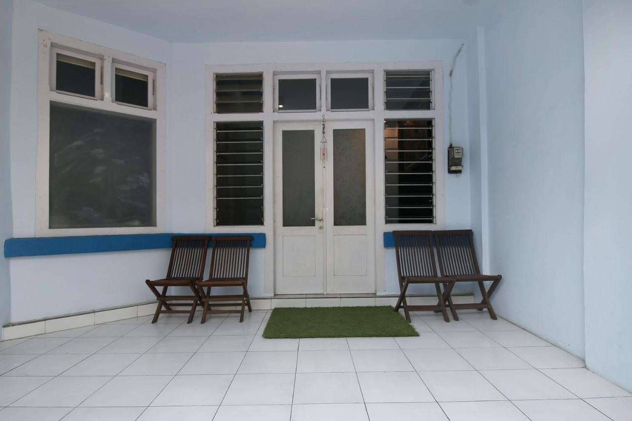Hotel Reddoorz Near Stasiun Lawang Exterior foto